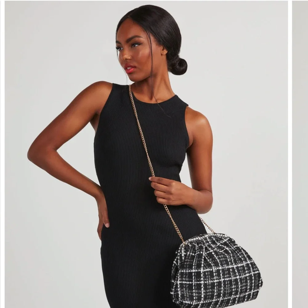 ❤️✅❤️💥NWT VICI TWEED‎ CLUTCH - BLACK